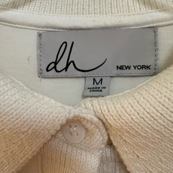 DH New York Button Down Fleece Sweater
Upscale brand - Picture 4 of 9
